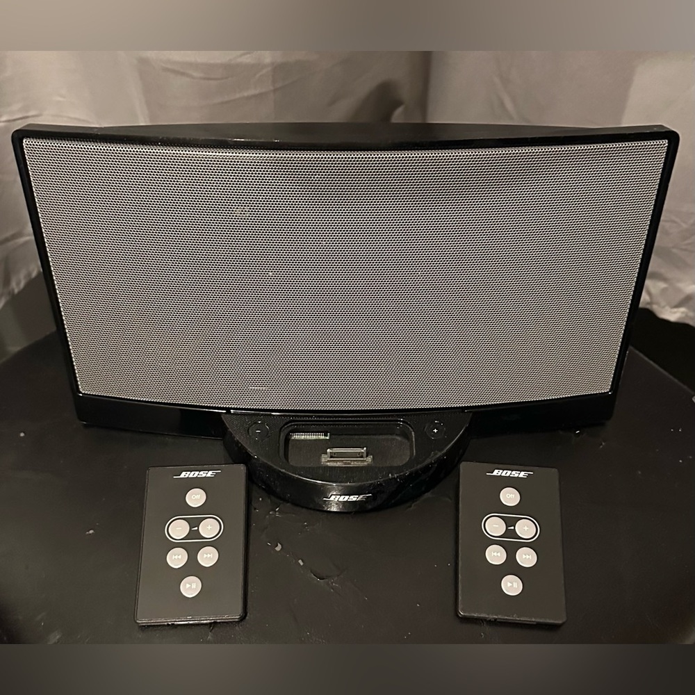 Bose SoundDock digital music station. Like New